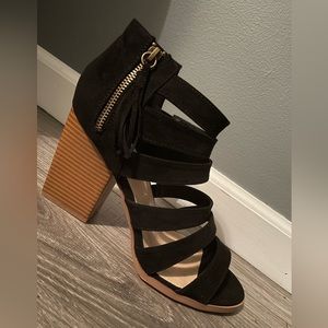 Black block heel fancy shoe